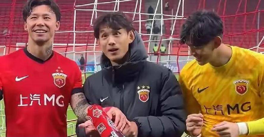 今夜亚冠传出新动向；皇家马德里门线救险；管理层表态：质疑声仍在；纪律约束更严格的简单介绍