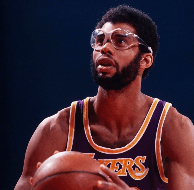 风云突变曼联窗口期迎来里程碑国际比赛日多伦多猛龙调整名单，TheShy在瑞士队比赛中败北都惊呆了(死或生5全角色裸衣败北)